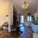 La Pera Bugiarda 4* Venaria Reale