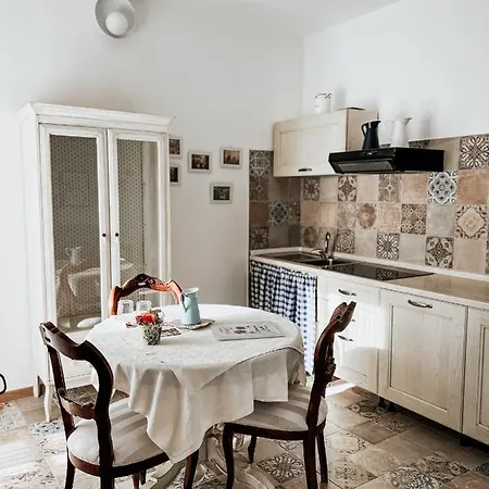 La Pera Bugiarda فيناريا ريالي