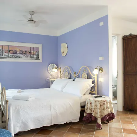 La Pera Bugiarda شقة فندقية فيناريا ريالي