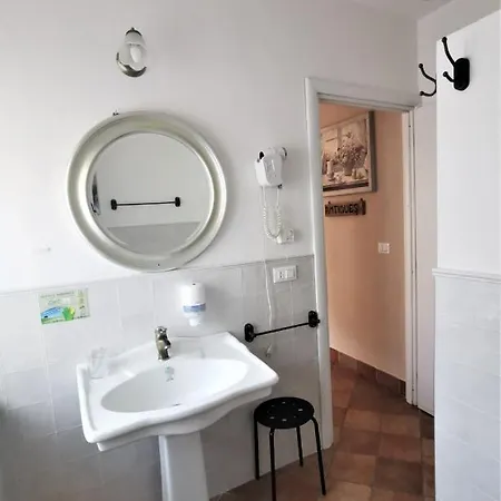 La Pera Bugiarda 4*