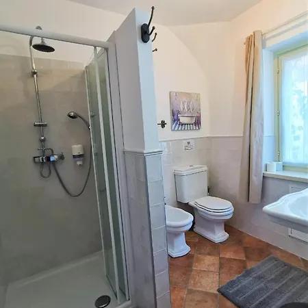 La Pera Bugiarda 4*
